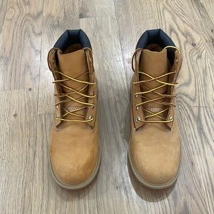 Womens size US 5.5 Timberlands